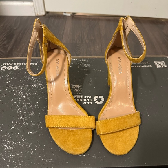 Heels - Picture 2 of 2